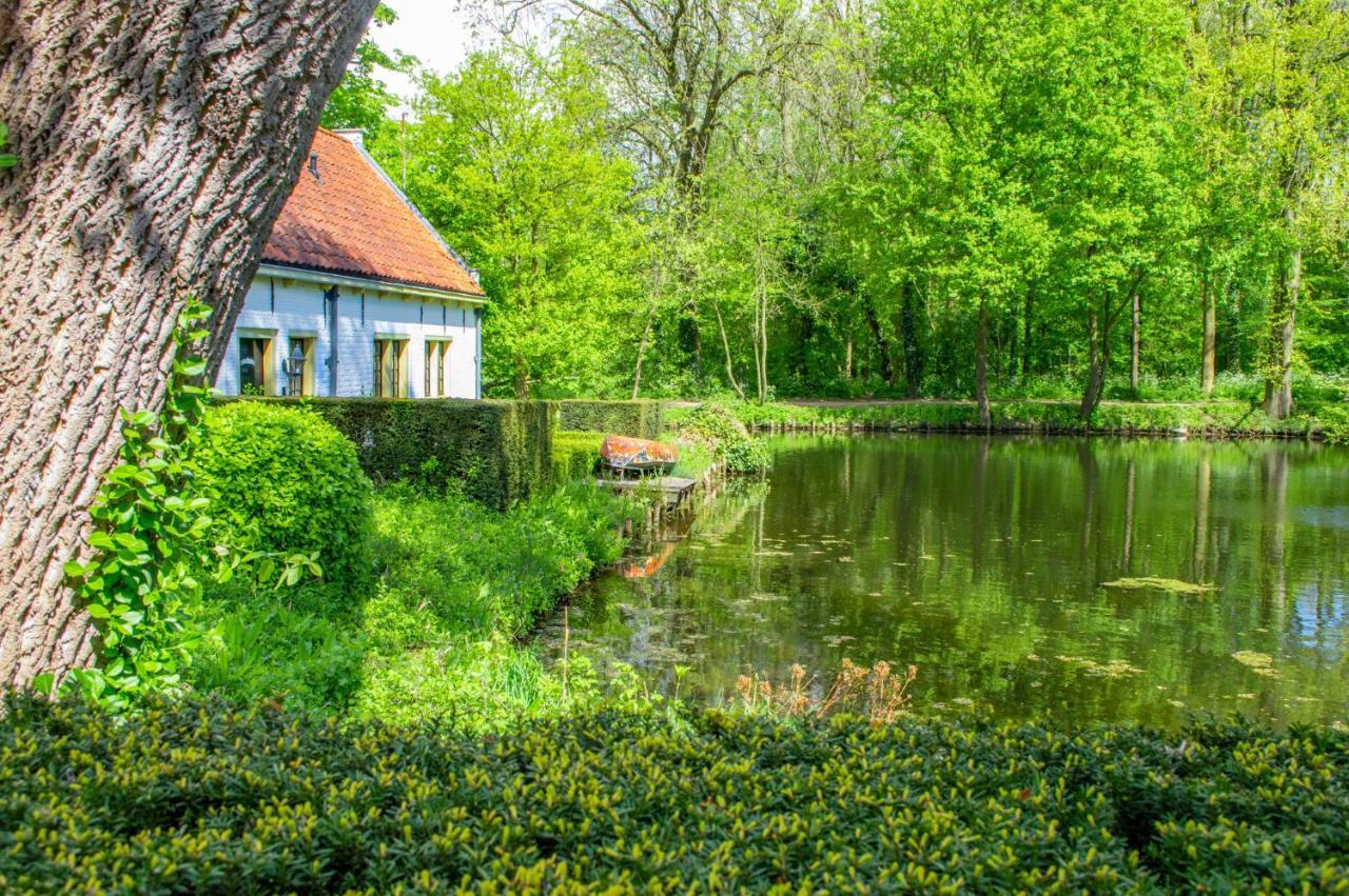 Het Kasteel Van Rhoon Het Koetshuys Bed & Breakfast Екстериор снимка